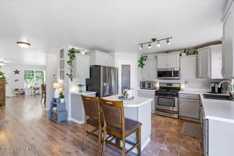Kitchen - 1879 E Warbler Ln, Post Falls, ID 83854 photo 4 of 5