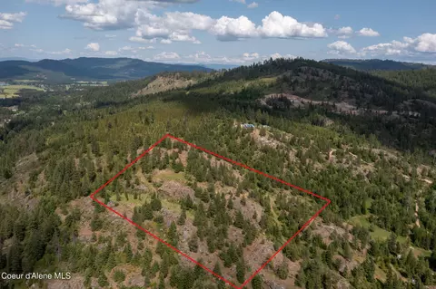 5095 Jewel Lake Rd, Sagle, ID 83860