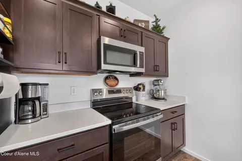 Kitchen - 5138 E Norma Ave, Post Falls, ID 83854 photo 3 of 4