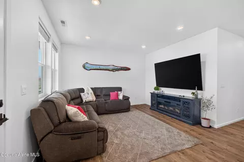 Living - 5138 E Norma Ave, Post Falls, ID 83854 photo 2 of 3