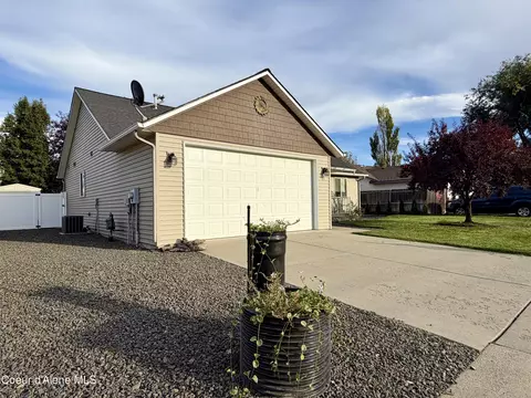 Exterior - 600 N Elm Rd, Post Falls, ID 83854 photo 2 of 5