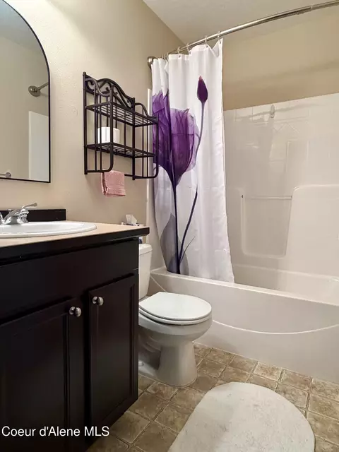 Bath - 600 N Elm Rd, Post Falls, ID 83854 photo 1 of 1