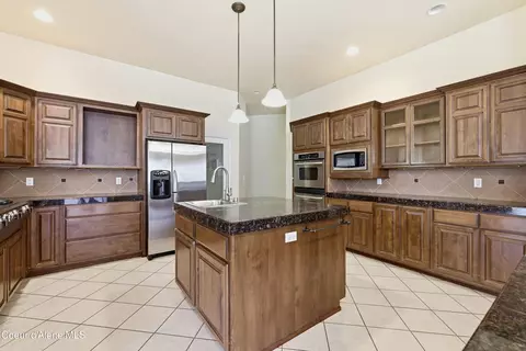 Kitchen - 18772 W Riverview Dr, Post Falls, ID 83854 photo 1 of 3
