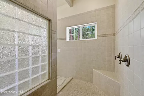 Bath - 18772 W Riverview Dr, Post Falls, ID 83854 photo 5 of 5