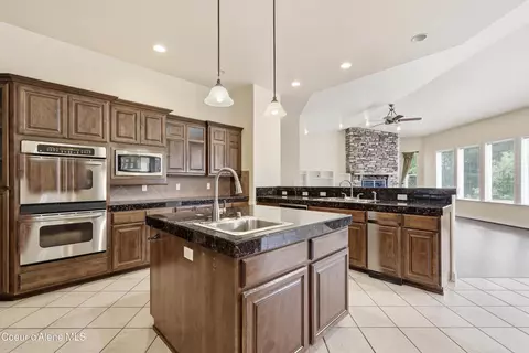 Kitchen - 18772 W Riverview Dr, Post Falls, ID 83854 photo 3 of 3