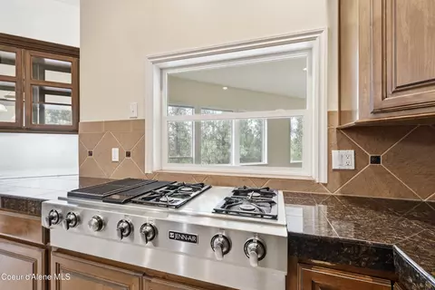 Kitchen - 18772 W Riverview Dr, Post Falls, ID 83854 photo 2 of 3