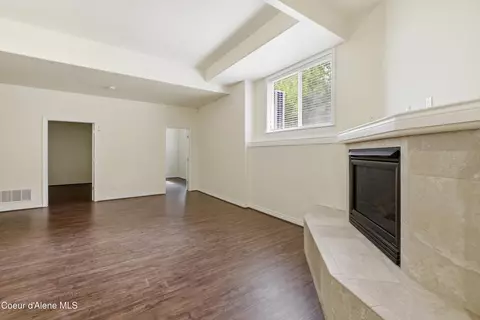 Living - 18772 W Riverview Dr, Post Falls, ID 83854 photo 8 of 9