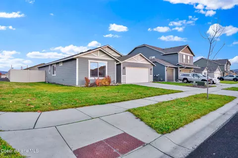 333 E Penrose Ave, Post Falls, ID 83854 photo 4