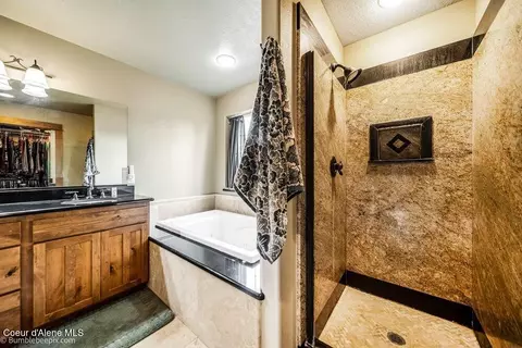 Bath - 31574 N Sienna Loop, Athol, ID 83801 photo 4 of 4