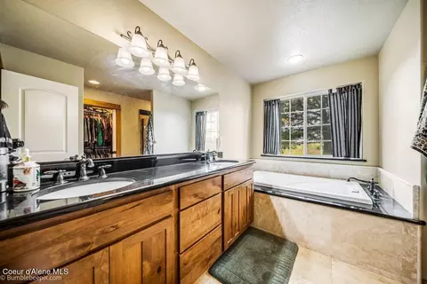 Bath - 31574 N Sienna Loop, Athol, ID 83801 photo 2 of 4