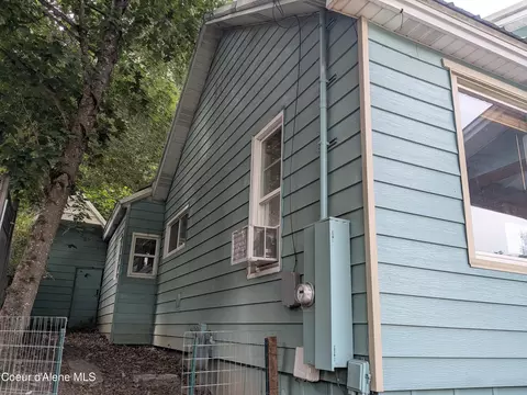 Exterior - 611 W Park Ave, Kellogg, ID 83837 photo 2 of 8