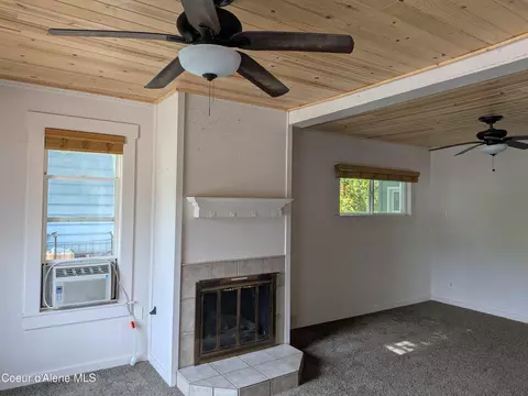 Living - 611 W Park Ave, Kellogg, ID 83837 photo 1 of 2