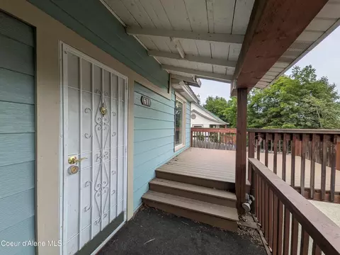 Exterior - 611 W Park Ave, Kellogg, ID 83837 photo 1 of 8