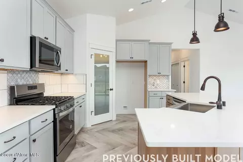 Kitchen - 27174 N Dawson Loop, Athol, ID 83801 photo 1 of 1