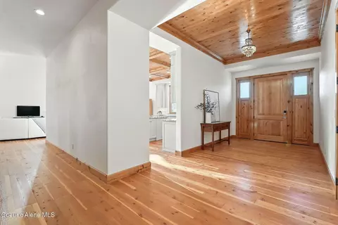 Entry Way - 4440 E Lisa Rd, Harrison, ID 83833 photo 1 of 1