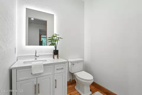 Bath - 4440 E Lisa Rd, Harrison, ID 83833 photo 6 of 6