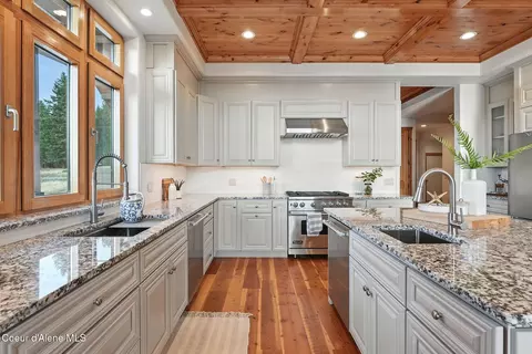 Kitchen - 4440 E Lisa Rd, Harrison, ID 83833 photo 3 of 4