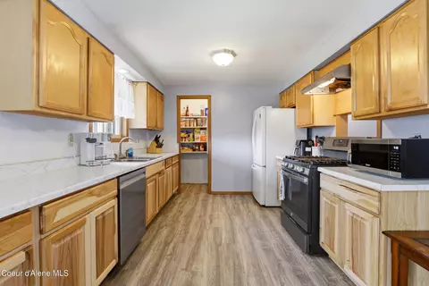 Kitchen - 243 E Jensen Dr, Hayden, ID 83835 photo 2 of 2
