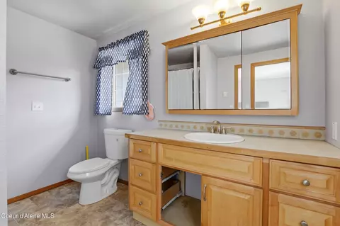 Bath - 243 E Jensen Dr, Hayden, ID 83835 photo 2 of 2
