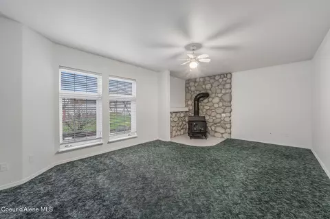 Living - 3683 E Mullan Ave, Post Falls, ID 83854 photo 5 of 8
