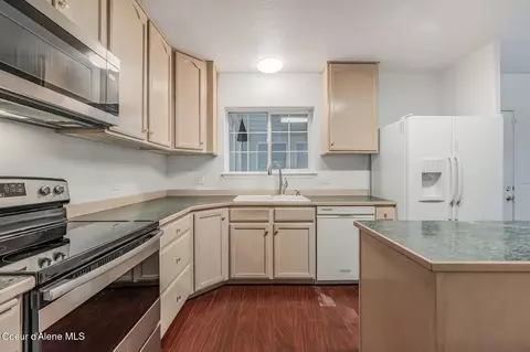 Kitchen - 3683 E Mullan Ave, Post Falls, ID 83854 photo 1 of 6