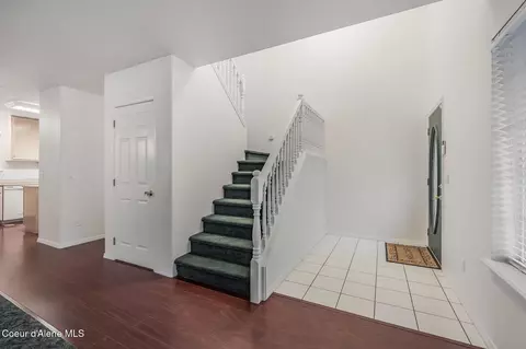 Entry Way - 3683 E Mullan Ave, Post Falls, ID 83854 photo 4 of 7