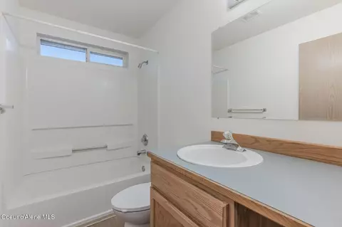 Bath - 3683 E Mullan Ave, Post Falls, ID 83854 photo 7 of 7
