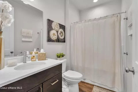 Bath - 3510 N Cyprus Fox Loop, Post Falls, ID 83854 photo 4 of 4