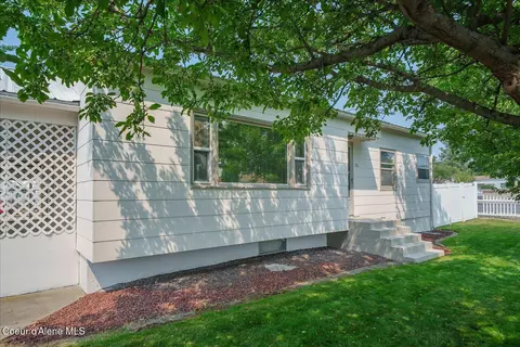 Exterior - 711 E Mullan Ave, Post Falls, ID 83854 photo 11 of 14