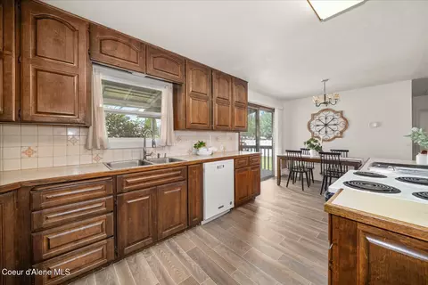 Kitchen - 711 E Mullan Ave, Post Falls, ID 83854 photo 3 of 7