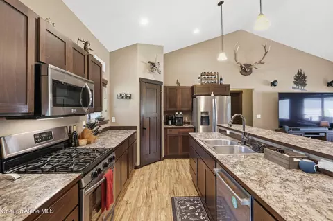 Kitchen - 3106 E Obadiah Ct, Athol, ID 83801 photo 2 of 2