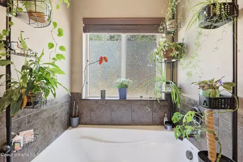 Bath - 3106 E Obadiah Ct, Athol, ID 83801 photo 2 of 5