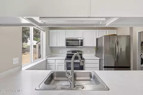 Kitchen - 2007 N Mackenzie Dr, Post Falls, ID 83854 photo 2 of 2