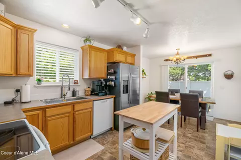Kitchen - 3611 E Kauffman Ln, Post Falls, ID 83854 photo 2 of 2