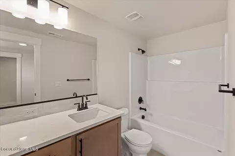 Bath - 6565 W Constantine Ln, Rathdrum, ID 83858 photo 4 of 5