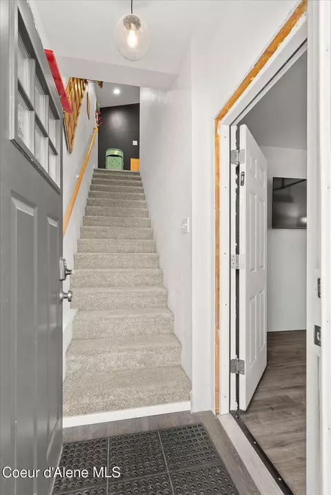 Entry Way - 616 Upper Third St, Kellogg, ID 83837 photo 1 of 2