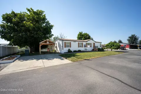 11477 N Alaska Loop, Hayden, ID 83835