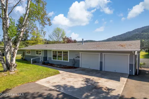 7040 N 15th St, Dalton Gardens, ID 83815