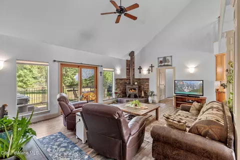 Living - 10240 E Howard Rd, Athol, ID 83801 photo 2 of 8