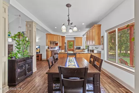 Dining - 10240 E Howard Rd, Athol, ID 83801 photo 3 of 4