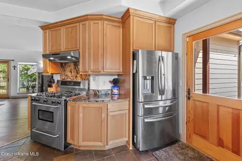 Kitchen - 10240 E Howard Rd, Athol, ID 83801 photo 9 of 9
