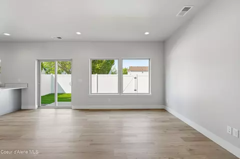 Living - 751 N Galbraith Lp, Post Falls, ID 83854 photo 2 of 3