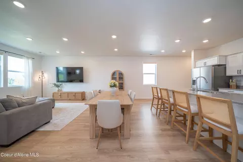 Dining - 5150 E Antares Ln, Post Falls, ID 83854 photo 4 of 4