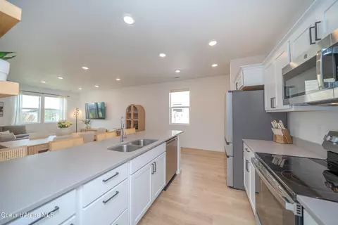 Kitchen - 5150 E Antares Ln, Post Falls, ID 83854 photo 2 of 2