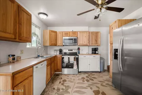Kitchen - 699 E Ockert St S, Oldtown, ID 83822 photo 1 of 4