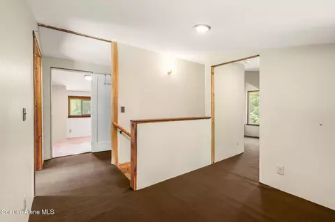 Entry Way - 245 E Wrenco Rd, Sandpoint, ID 83864 photo 7 of 9
