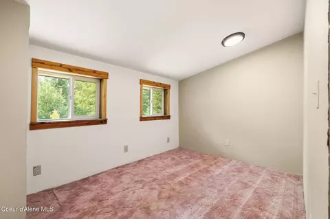 Bedroom - 245 E Wrenco Rd, Sandpoint, ID 83864 photo 3 of 4