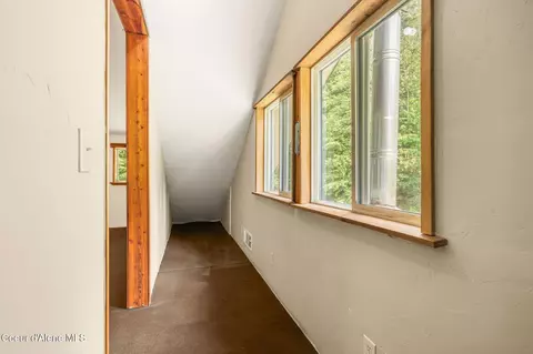 Entry Way - 245 E Wrenco Rd, Sandpoint, ID 83864 photo 9 of 9