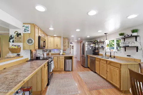 Kitchen - 1815 N Corbin Rd, Post Falls, ID 83854 photo 1 of 2