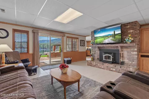 Living - 1910 E Rodkey Dr, Post Falls, ID 83854 photo 2 of 3